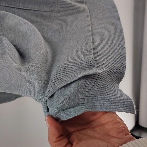 DREAMERS blue sweater V Neck size Medium Large Soft long Sleeve - Picture 4 of 8